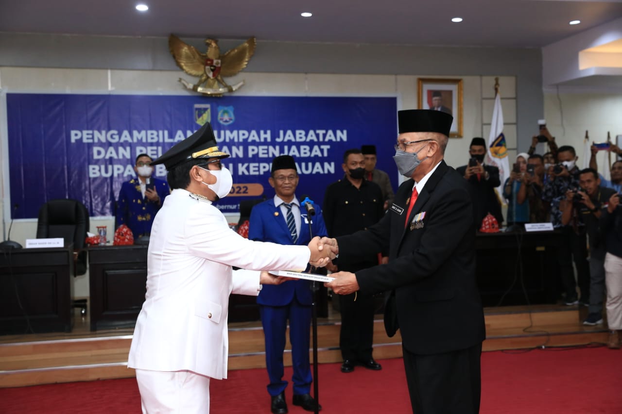 Foto: (Dok. Setempat). Gubernur Sulteng H. Rusdy Mastura, Resmi Melantik Ihsan Basir Sebagai PJ. Bupati Banggai Kepulauan. Mas Andre Hariyanto/Suara Utama ID