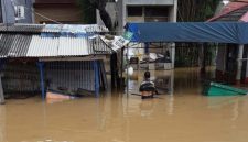 Salah satu kawasan terdampak banjir kali Cikeas Cileungsi  jalan Villa Nusa Indah Cikeas (Itam Mustopa/Suara Utama)