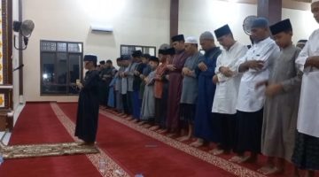 Santri NIIBS Rawajitu Selatan, bergiliran Imam Taraweh (Suarautama.id)