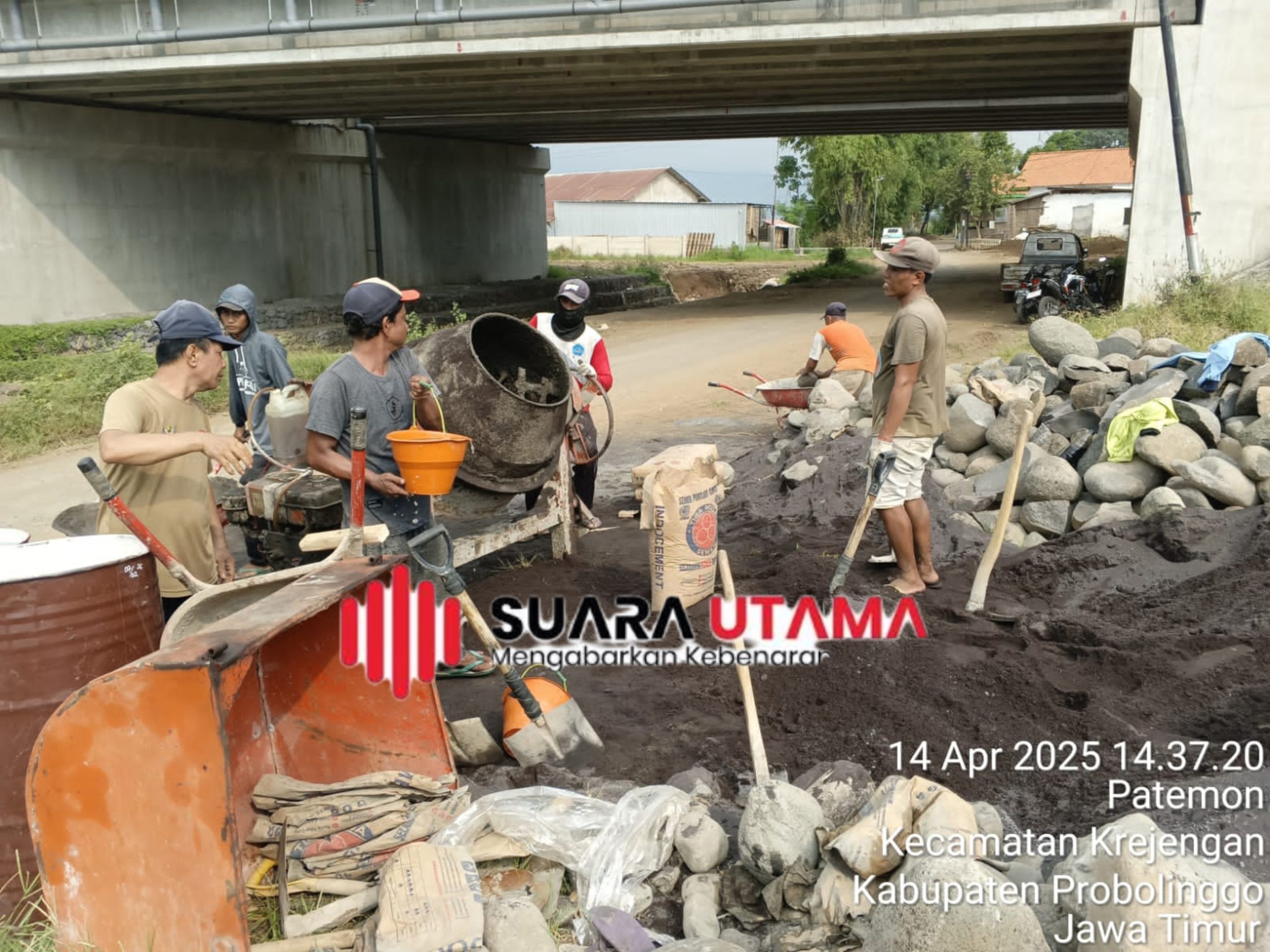Rabat Beton Desa Temenggungan Untuk Menunjang Perekonomian, Mendapat Apresiasi Dari Masyarakat Setempat. 3 2025041419373122 scaled Rabat Beton Desa Temenggungan Untuk Menunjang Perekonomian, Mendapat Apresiasi Dari Masyarakat Setempat. Suara Utama ID Mengabarkan Kebenaran | Website Resmi Suara Utama