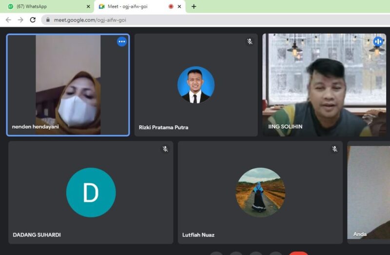 Foto: Tangkapan Layar Panitia Milad AR Learning Center dan Peresmian YPPN DIY juga media Suara Utama sedang berdiskusi via Zoom Meeting/Suara Utama ID