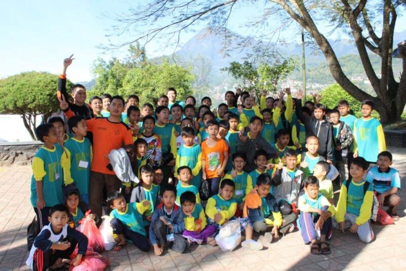 Foto: Penulis, Mas Andre Hariyanto bersama Santri Pesantren Kilat Pusdiklat Hidayatullah Batu Malang/Manfaat Kegiatan Pesantren Kilat/Suara Utama