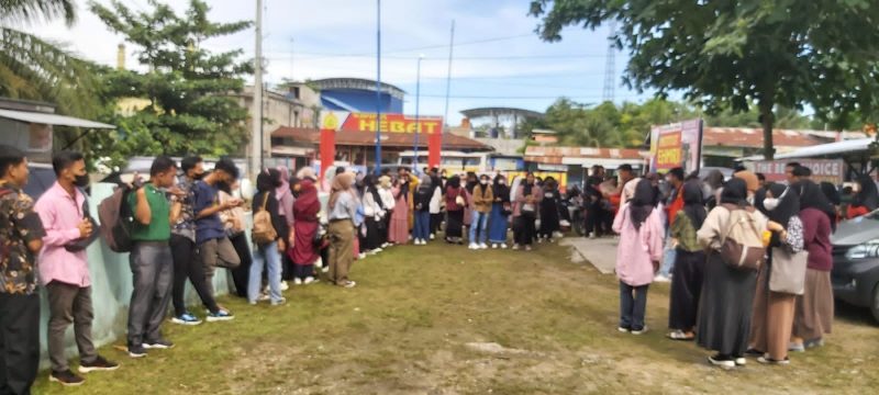 Foto: membludak siswa-siswi lulusan SMA-Sederajat yang mendaftar kuliah di Kampus Institut EHMRI Kandis/Suara Utama