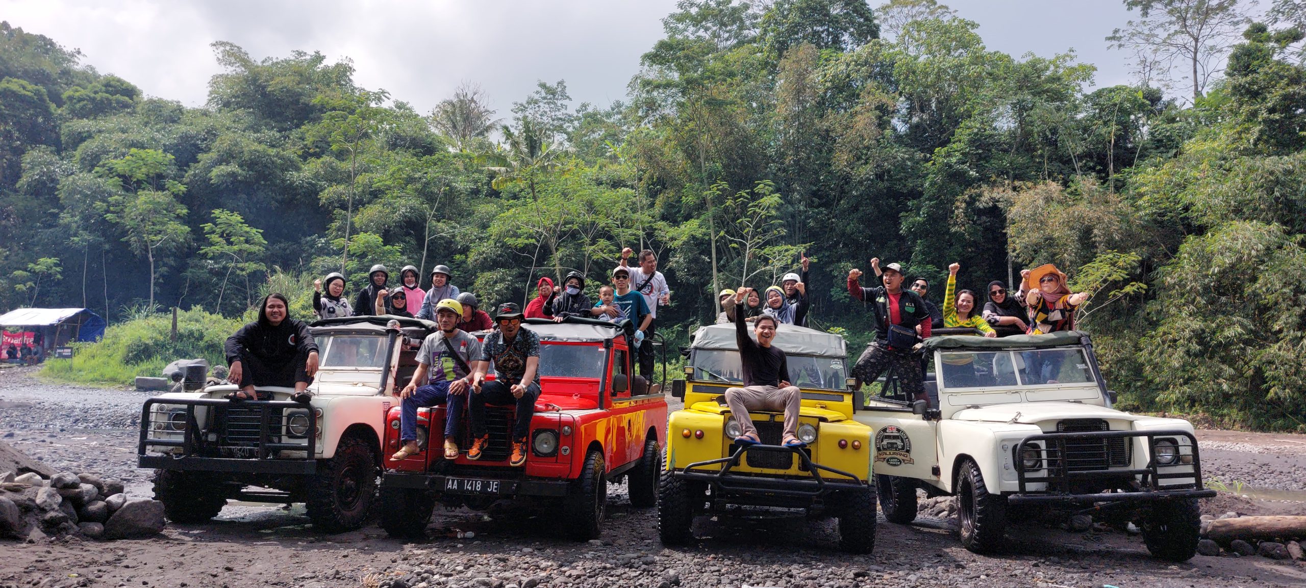 Foto: Kenangan Milad Mubarak AR Learning Center saat Trip bersama di Wisata Gunung Merapi/Jeep Tour Merapi/Suara Utama ID. (Mas Andre Hariyanto)