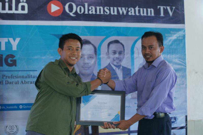 Foto: SONY DSC/Hadirkan Pemateri Berstandar Nasional, Pesantren Pendidikan Islam Darul Abrar Sukses Adakan Capacity Building Dalam Rangkaian Reuni Akbar 25 Tahun. Coach Musafir (Suara Utama ID)