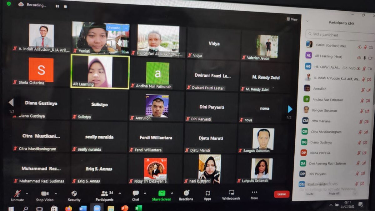 Foto: Pelatihan Keuangan Lembaga AR Learning Center bersama Coach Yuniati dan Coach M.Ghifari via Zoom Meeting (ALC). Mas Andre Hariyanto. Suara Utama ID.