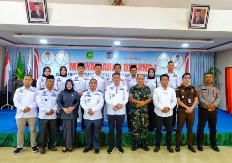 Foto : (Nurhadi) Bupati Kepulauan Meranti Tegaskan kerja Pemerintah harus Terukur dalam Muscab APDESI. Suara Utama ID