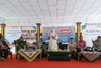 Foto: Mahasiswa KKN STKIP dan Pemdes Desa Romben Guna Melaksanakan Seminar UMKM Dalam Rangka Percepatan Pemulihan Ekonomi Desa/Achmad Fawaid/Mas Andre Hariyanto (Suara Utama)
