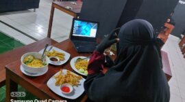 Foto: Dok. Pribadi dam Ilustrasi Keluarga Bahagia. Ta'aruf Online Tak Menjamin Dalam Berumah Tangga Ketika Banyak Kriteria Calon. (SUARA UTAMA)