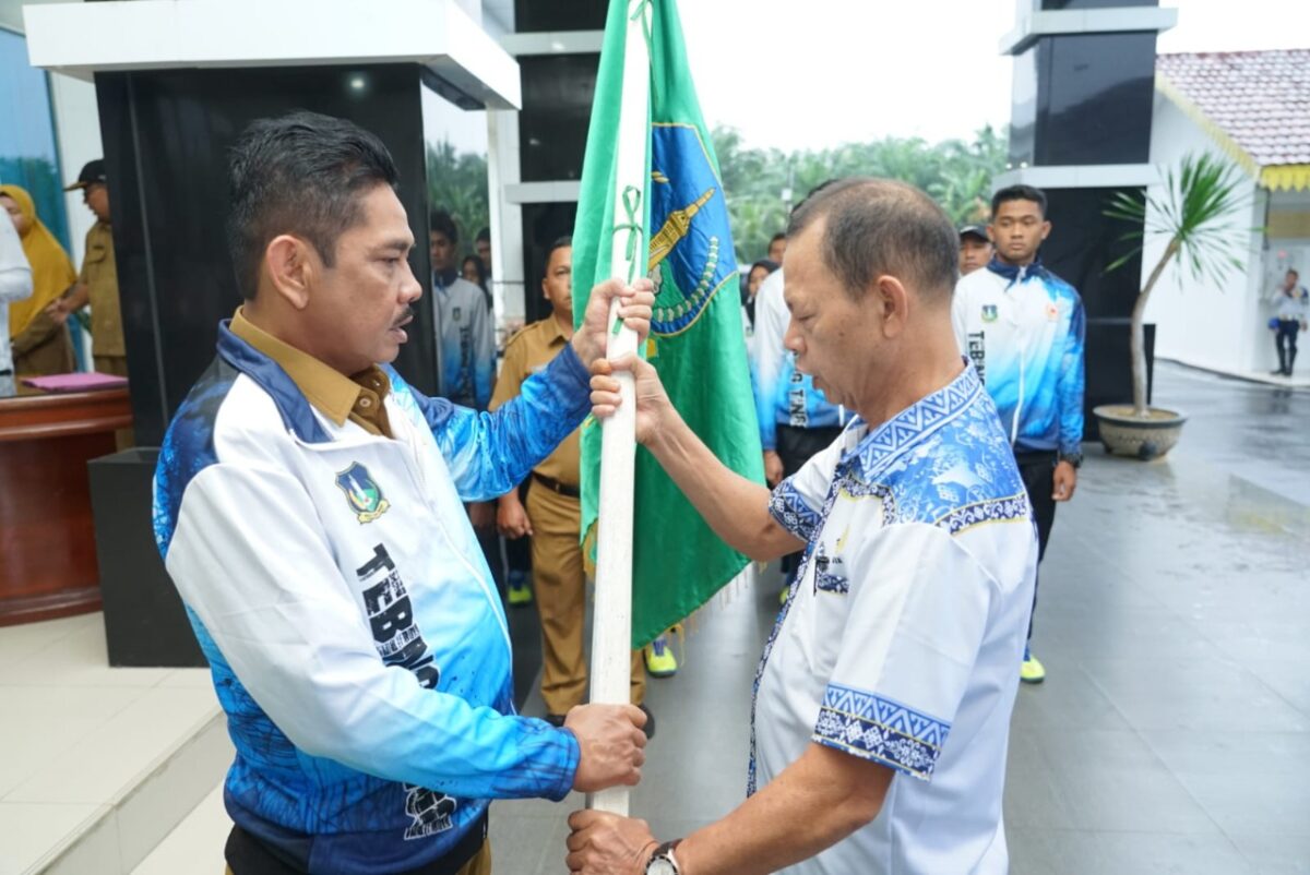 Pj. Wali Kota Tebing Tinggi Lepas Atlet Kontingen Porprovsu XI Tahun 2022