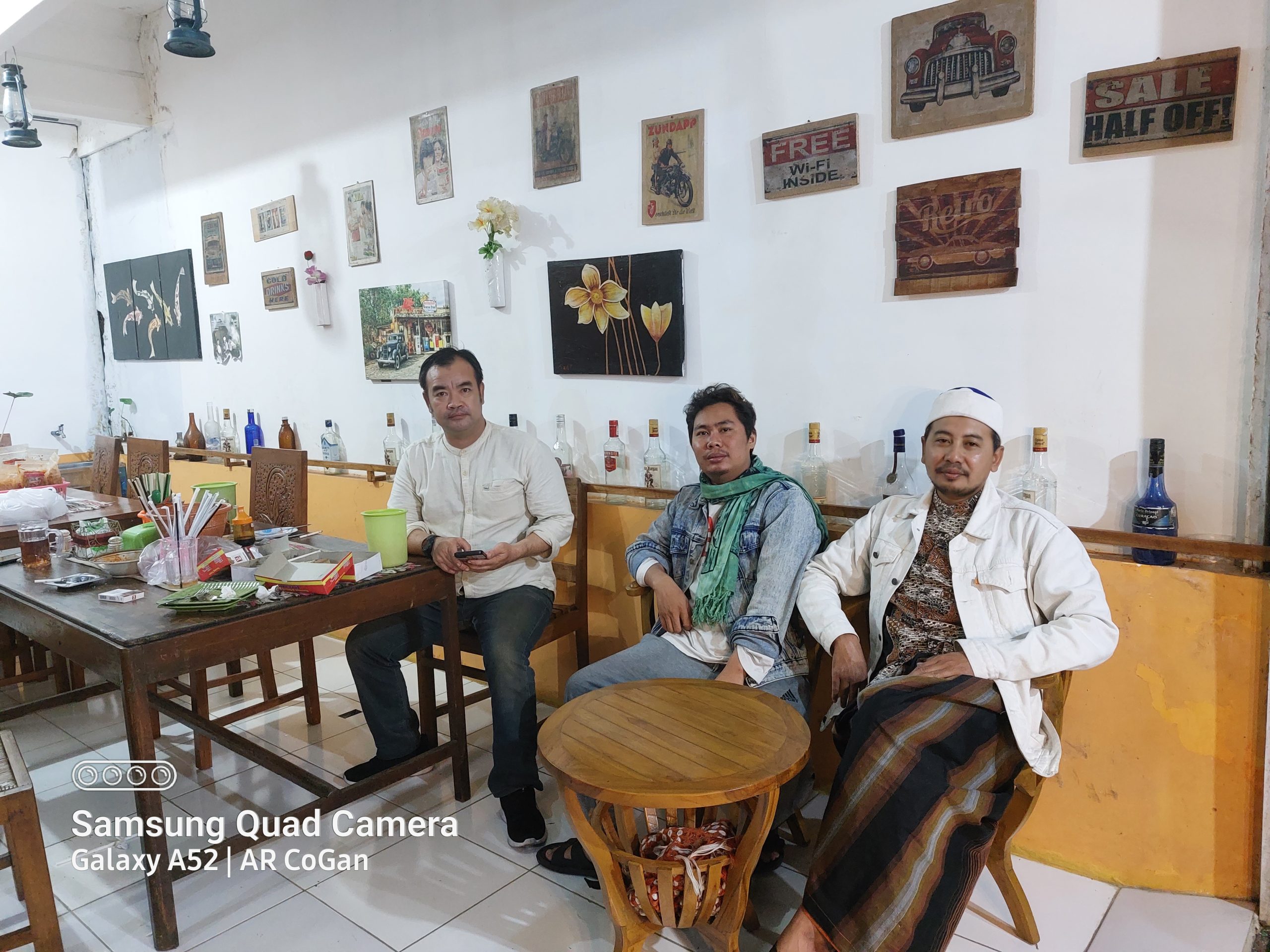 Bersama Gus Idur, Om Yem, Pak Mawardi dan Kawan Kawan berdiskusi membuka Inspirasi dalam Kemaslahatan di Kota Wisata Batu. Foto: Mas Andre Hariyanto (SUARA UTAMA)