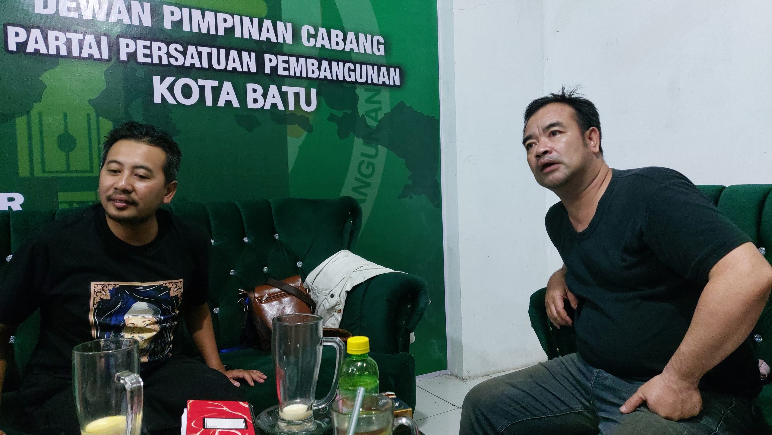 Bersama Gus Idur, Om Yem, Pak Mawardi dan Kawan Kawan berdiskusi membuka Inspirasi dalam Kemaslahatan di Kota Wisata Batu. Foto: Mas Andre Hariyanto (SUARA UTAMA)