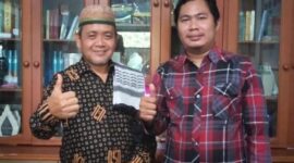 Mas Andre Hariyanto bersama Suyanta, S.Ag, M.Si selaku pimpinan Yayasan Pondok Pesantren Madania Yogyakarta/Wawancara. Foto: Mas Andre Hariyanto Dkk (SUARA UTAMA)