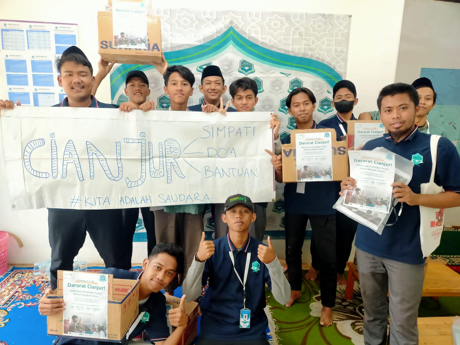 Aksi Rumah Quran Darul Ikhlas Jakut Galang Dana Korban Gempa Cianjur. Foto: Muzakky dan Fatih. Mas Andre Hariyanto (SUARA UTAMA)