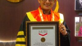 Doktor Eko Alumni CFTax AR Learning Center Sabet Rekor MURI Disertasi Ilmiah Dengan Referensi Terbanyak. Foto: Dok. Pribadi/Mas Andre H (SUARA UTAMA)