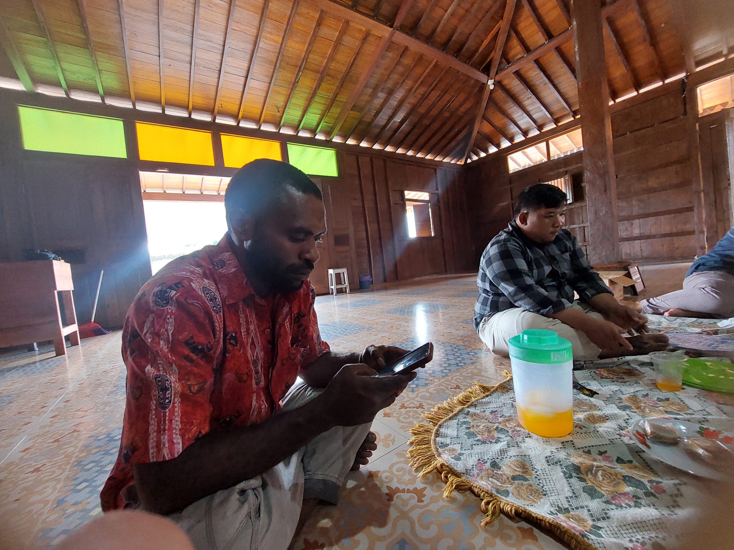 Belasan antar Komunitas dan Lembaga gelar Penyerahan Sertifikat untuk Peduli Gempa Bumi Cianjur di Yogyakarta. Foto: Mas Yat (SUARA UTAMA)