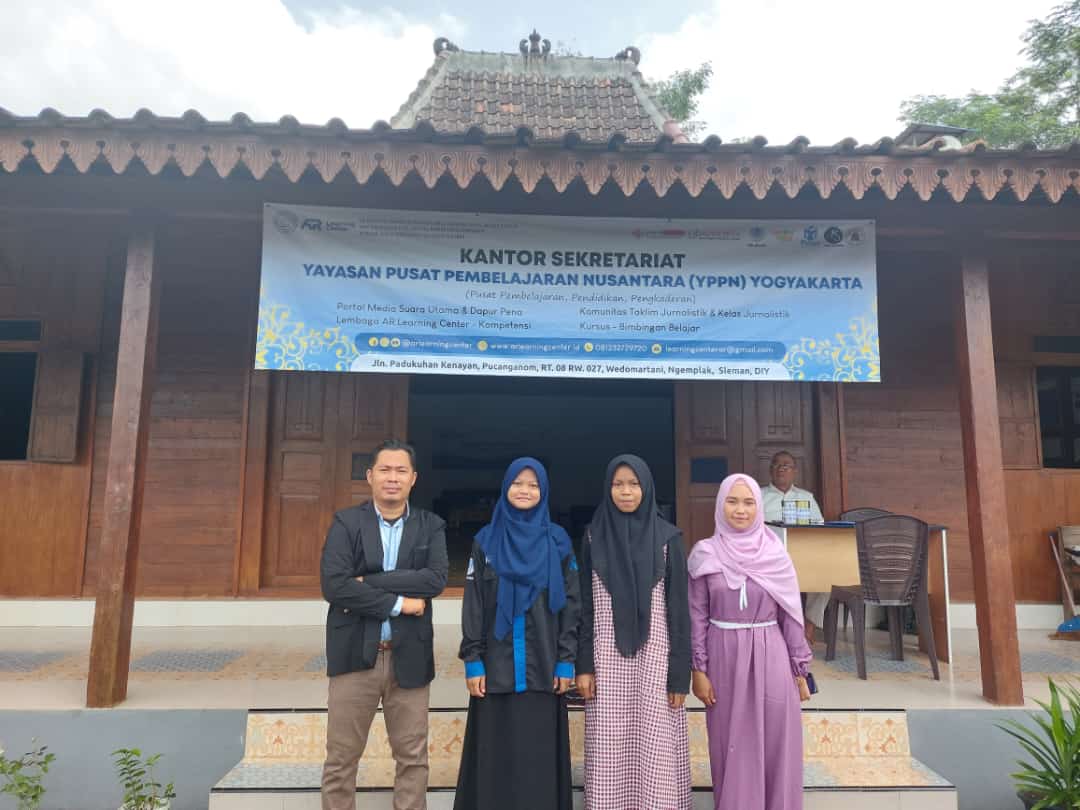 Ketua Ikatan Pelajar Riau Yogyakarta (IPRY) dan AII bersama Founder AR Learning Center Turun Aksi Peduli Gempa Cianjur. Foto: Dok. Pribadi/Randy & Mas Andre (SUARA UTAMA)