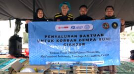 Fasilitasi Santri dan Santriwati Pondok Qur'an An-Nahl Cianjur Pasca gempa bumi, Yayasan AII, YPPN dan AR Learning Center Salurkan Paket Pendidikan (Alat tulis, meja belajar dll). Foto: Mas Andre Hariyanto (SUARA UTAMA)
