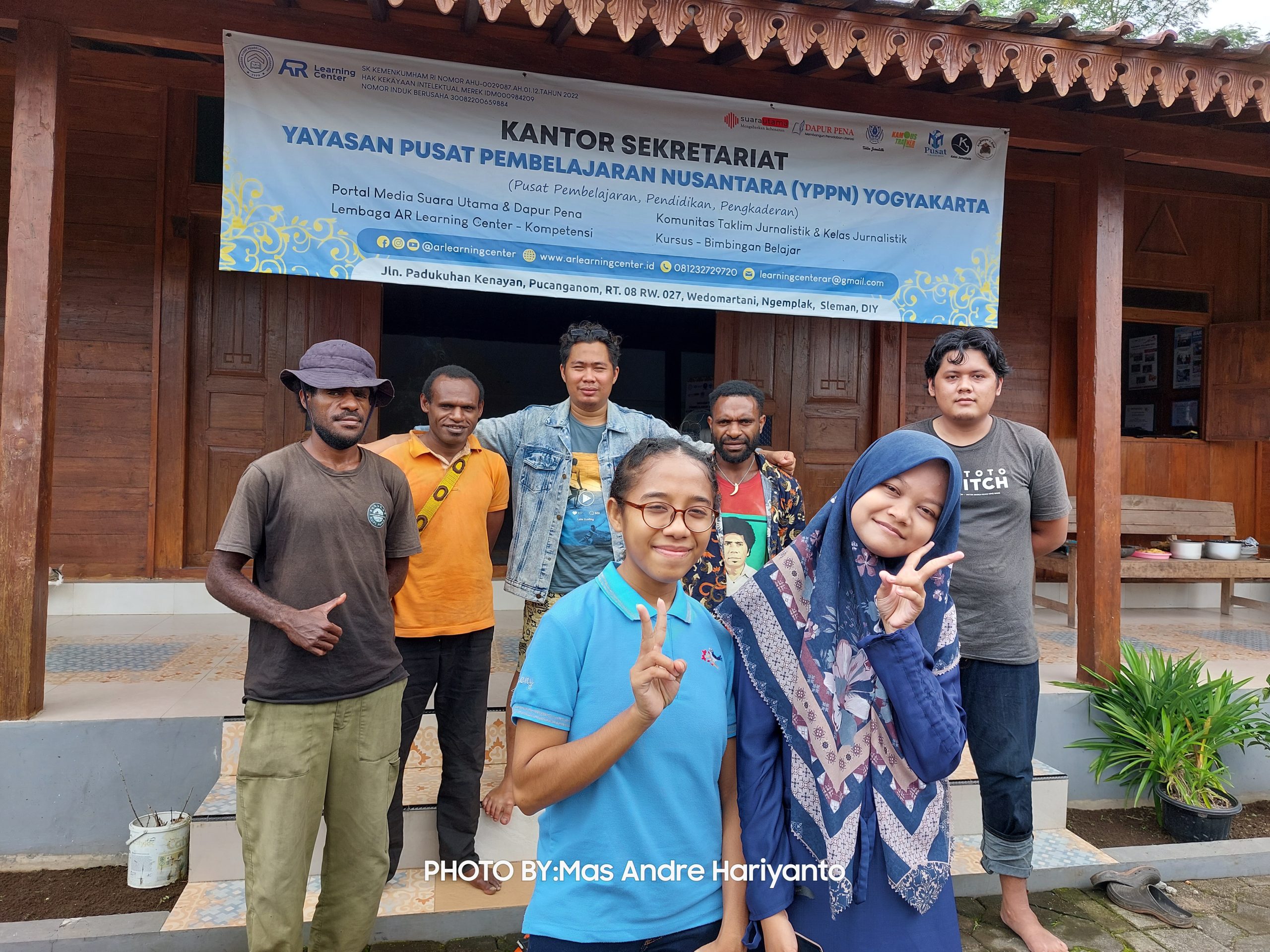 Foto: Staf AR Learning Center dan Wartawan Suara Utama Perwakilan Provinsi Papua Silaturahmi dan Berkunjung di Kantor Sekretariat Suara Utama ID/Mas Andre Hariyanto (SUARA UTAMA)