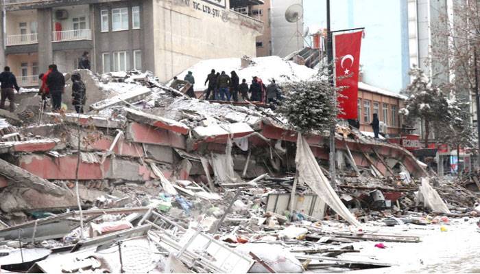 Gempa Bumi Turki 7.8 Mag, AR Learning Center dan Suara Utama Doakan Korban terbaik disisiNya. Gempa Turki.(news.sky.com)