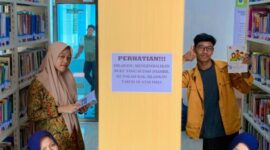 Foto :Penulis Esensi Filsafat Pendidikan Islam di Perpustakaan IAIDU Asahan