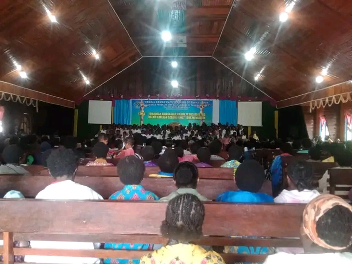 FB IMG 16808025259713785 GKIP Klasis Weya Enarotali Melaksanakan Ibadah Perayaan HUT Ke-61 KINGMI Di Tanah Papua Suara Utama ID Mengabarkan Kebenaran | Website Resmi Suara Utama