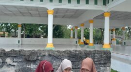 Foto Penulis Metode dan Pendekatan dalam Filsafat Pendidikan Islam Oleh Cindy Kurnia, Hapita Zahra, Riski Wulandari, di Taman Hutan Kota Taufan Gama Simatupang