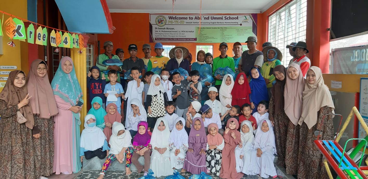 Tanamkan Pendidikan Dini, TK Abi Nd Ummi School Medan Sukses Gelar Ramadan Kids dan Pembagian Sembako
