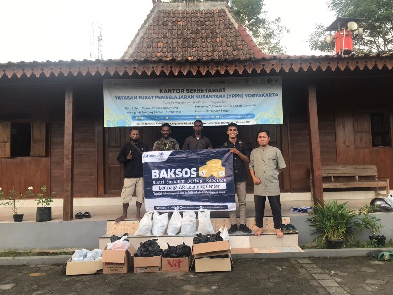 Sebelum bagi baksos ke di tengah jalan mampu merah besar. 