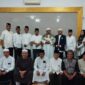 foto Dewan Pimpinan MUI Kabupaten Asahan beserta Pengurus LADUI Kabupaten Asahan di Aula MUI Kabupaten Asahan masa Khidmat 2022-2026.