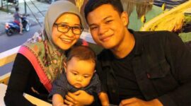 Ayo Anak Muda kita Nyaleg/Bergerak Bersama Semarakan Merdeka Belajar Menuju Indonesia Super Power Baru Foto: Rifky Praptama & Istri Anak (SUARA UTAMA)