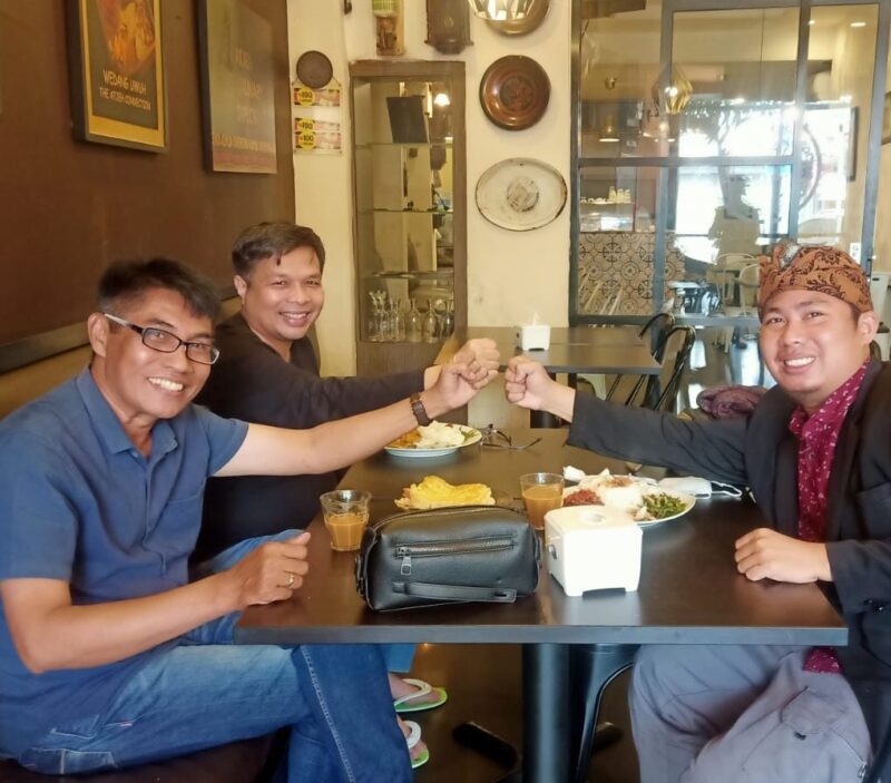 Ketum DPP PJS M. Marhaba dan Owner AR Learning Center Mas Andre Hariyanto Wujudkan Wartawan Berintegritas serta Berkompeten. Foto: Mas Andre & Mahmud.M (SUARA UTAMA)