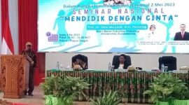 Seminar yang dibawakan oleh Ketua Umum LPAI, Prof.Dr.Seto Mulyadi di Aula Kantor Gubernur Provinsi Papua Tengah pada Senin,(01/05) / foto: Nabire.net