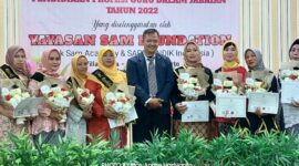 Foto: CEO KSA Kak Sam dan Para Wisuda di Acara Family Gathering Kak Sam Academy (Aisyah Putri/Suara Utama ID)