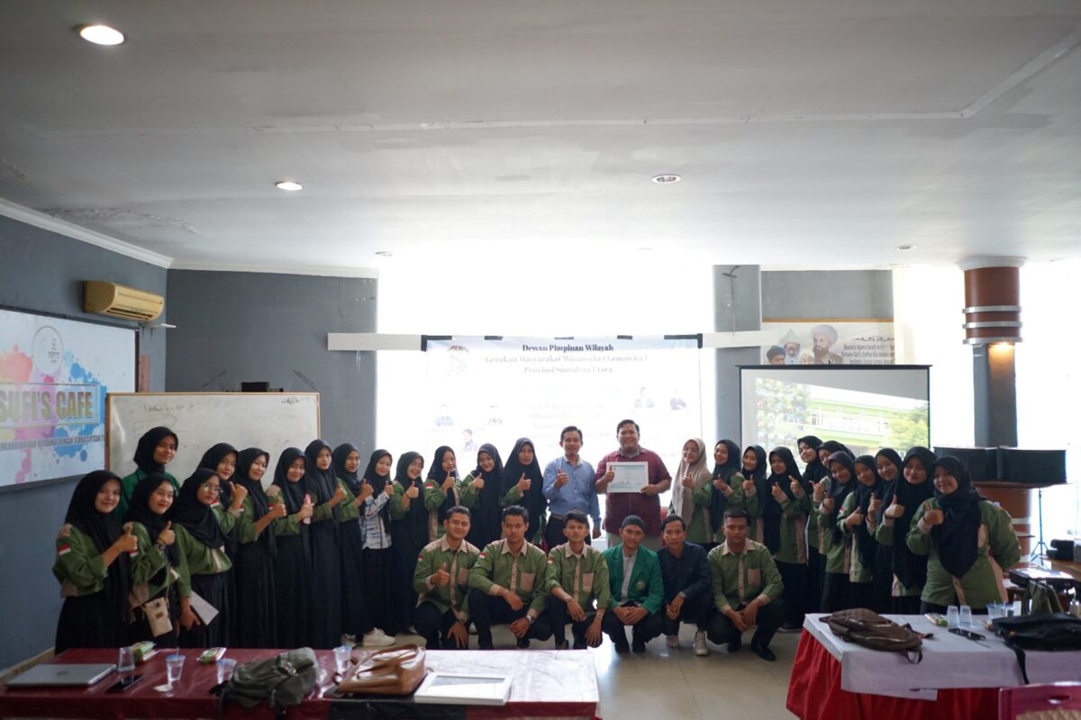 Foto Dokumentasi Suhardi, Gemawira,Ketua DPW Gemawira Sumut Latih Mahasiswa Digital Marketing Workshop.