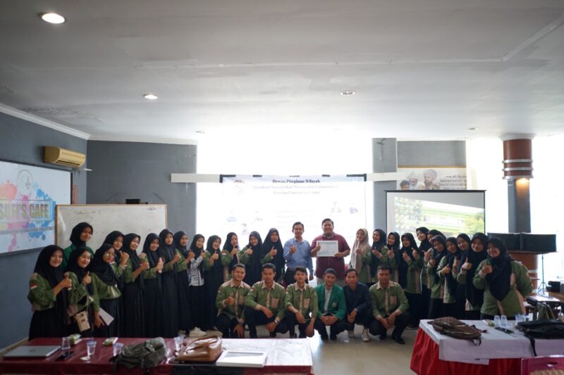 Foto Dokumentasi Suhardi, Gemawira,Ketua DPW Gemawira Sumut Latih Mahasiswa Digital Marketing Workshop.