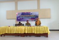 DPRD Ibu Hj.Komsatun sedang menyampaikan peraturan perundang-undangan 
Kabupaten Gresik