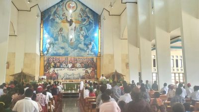 Suasana perayaan ekaristi di gereja St.Micahel Bilogai/kalis (Suara Utama.id)
