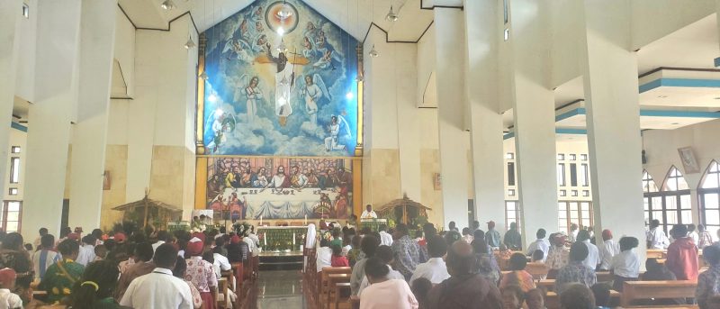 Suasana perayaan ekaristi di gereja St.Micahel Bilogai/kalis (Suara Utama.id)