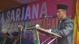 Foto Dokumentasi Suhardi :Sutrisno Dosen dan Alumni Pertama Bergelar Doktor Fakultas Tarbiyah Sampaikan Orasi Ilmiah di IAIDU Asahan Wisuda XXX Tahun 2023