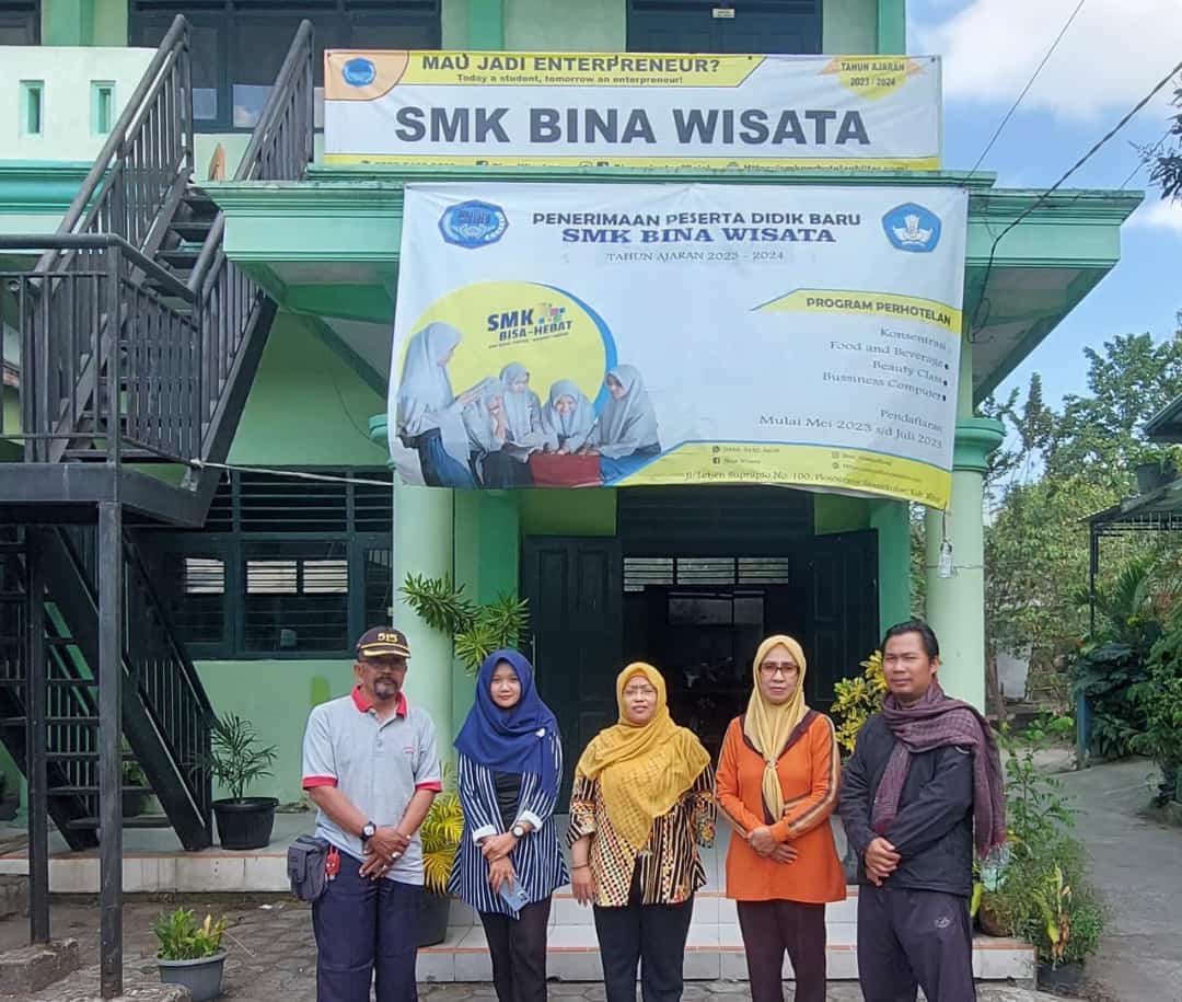 SMK Bina Wisata Blitar Sukses Cetak Entrepreneur dan Alumni Andre Hariyanto, Ini Sekolah Hebat. Foto: SMK Bina Wisata, Hotel Tugu Sri Lestari, Hidayatullah Blitar (SUARA UTAMA)