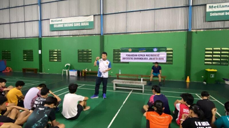 Prodi PKO FIP Ubhara Jaya Gelar Pelatihan Penanganan Cedera Olahraga di PB Jaya Raya Metland Jakarta. FOTO: Coach Eskar & Mas Andre (SUARA UTAMA)