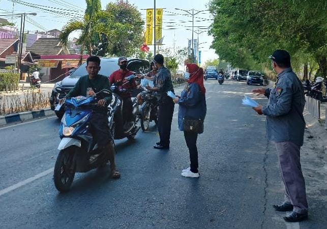 Rapi Riders Kota Prabumulih Mengadakan Pembagian 1000 Lembar Masker Yang dipimpin oleh Ketua Herwan Widodo. FOTO: Mas Andre Hariyanto & Dok. Internal Rapi (SUARA UTAMA)