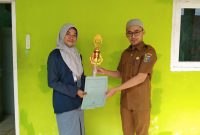 Siswi SMK Maarif 1 Semaka Juara 2 Semarak Bahasa dan Seni (SBS) Universitas Lampung