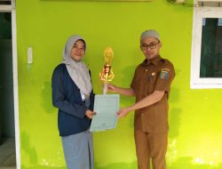 Siswi SMK Maarif 1 Semaka Juara 2 Semarak Bahasa dan Seni (SBS) Universitas Lampung