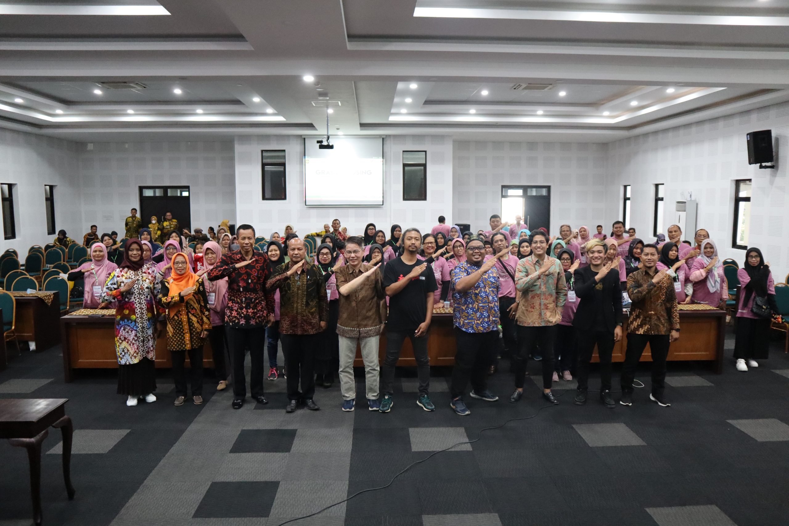 Grand Closing dan Business Matching Pelatihan Penguatan Kompetensi IKM Berbasis Teknologi dan Inovasi. FOTO: dr. Imam Khoirul Fajri, M.M/Mas Andre Hariyanto (SUARA UTAMA)