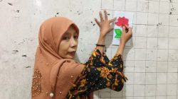 Bu Nur Chalimah Upaya Meningkatkan Kemampuan Seni Melalui Metode di Kelompok A TK MUSRA Kecamatan Sawahan Kota Surabaya  - Semester 1 Tahun Ajaran 2022/2023 Suara Utama ID Mengabarkan Kebenaran | Website Resmi Suara Utama
