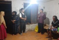 Foto Pengurus Laznas BMH Jawa Timur Gerai Malang bersama pasien ODGJ dan Keluarga