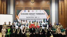 FOTO : Sidang Senat Terbuka 2023, IKBIS ANNISA Bogor Gelar Wisuda Ke -1, Kang Bayu/Mas Andre Hariyanto (SUARA UTAMA)