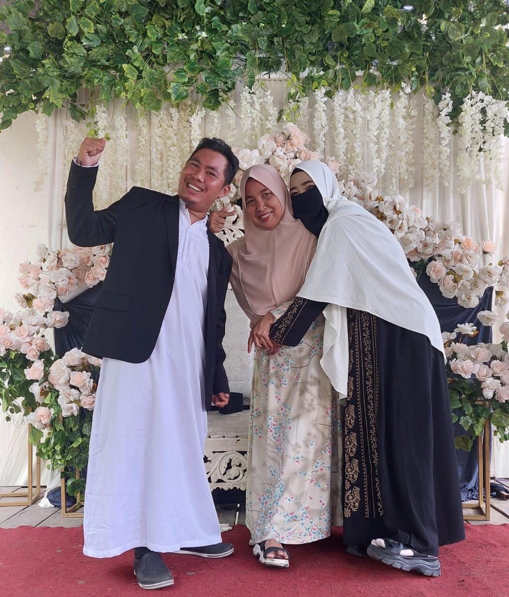 Andre Hariyanto dan Aisyah Putri Sukses Adakan Tasyakuran Pernikahan Bersama Keluarga Besar di Prabumulih Sumatera Selatan. FOTO: Mas Andre Hariyanto (SUARA UTAMA)